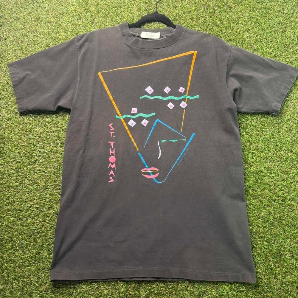 Geometric Graphic Black Tee